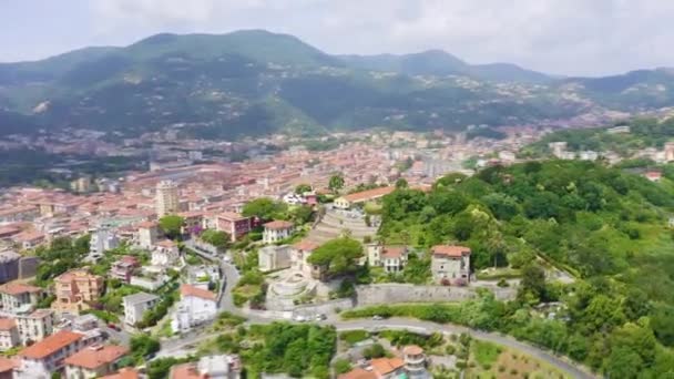La Spezia, Itálie. Hill del Poggio. Pohled na město. 4K — Stock video