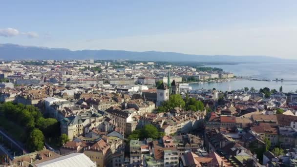 Ginevra, Svizzera. Volo sopra la città. Cattedrale di Ginevra. 4K — Video Stock