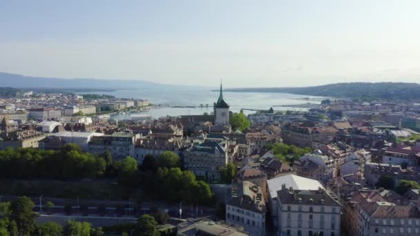 Genf, Svájc. Repülés a város felett. Genfi Székesegyház. 4K — Stock videók
