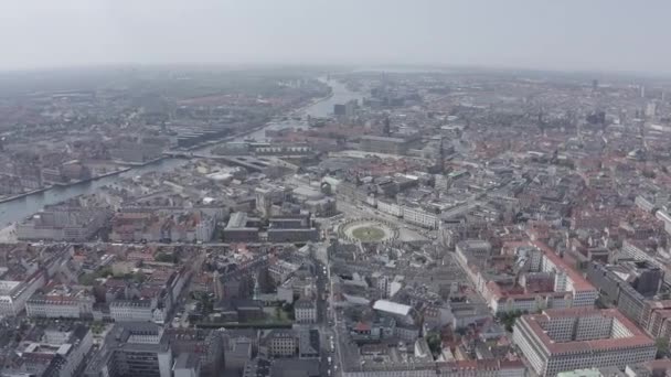 Kopenhag, Danimarka. Şehrin merkezi tarihi bölümünün genel panoraması. 4k — Stok video