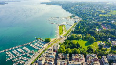 Cenevre, İsviçre. Şehrin merkez kısmının üzerinde uçuş. Geneva Gölü, Hava Görüntüsü 