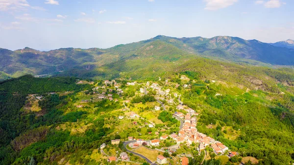 Mattarana, Itália. Província de La Spezia. Montanha paisagem arborizada. Vista de cima, Vista aérea — Fotografia de Stock