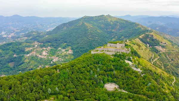 Genoa, Italy. Forte Sperone is a key point of the 19th-century Genoese fortifications and is located on top of the Mura Nuove, Aerial View — Stock Photo, Image