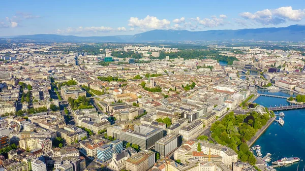 Genf, Schweiz. Flug über den zentralen Teil der Stadt in den Morgenstunden, Luftaufnahme — Stockfoto