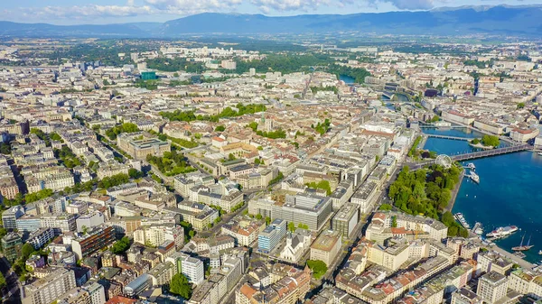 Ginevra, Svizzera. Volare sopra la parte centrale della città nelle ore del mattino, Vista aerea — Foto Stock