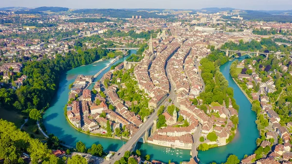 Bern, Swiss. Pusat kota bersejarah, pandangan umum, Sungai Aare, Pemandangan Udara — Stok Foto