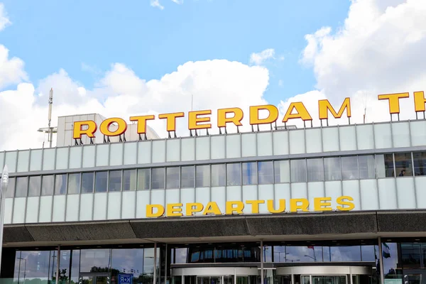 Rotterdam, Den Haag - 1 juli 2019: Rotterdam Den Haag Airport — Stockfoto