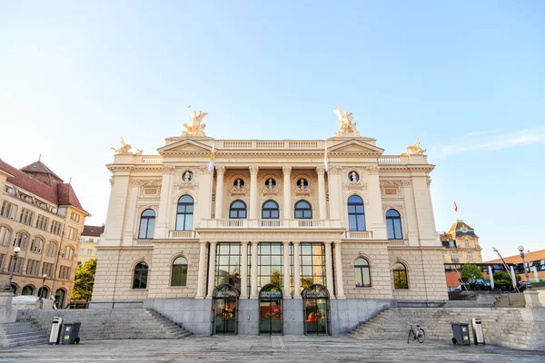 Curych, Švýcarsko. "Zrich Opera House" - Opera a baletní divadlo. — Stock fotografie