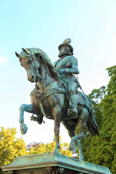 Niederlande, Den Haag. Reiterstandbild des Prinzen William von o — Stockfoto