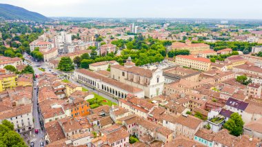 Brescia, İtalya. Sant Afra, Brescia. Arnaldo Meydanı, Hava Görüntüsü 