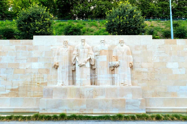 Genève, Schweiz: Reformationens internationella monument. Vanligen känd som: Mur des Reformateurs - Reformatiion Wall — Stockfoto