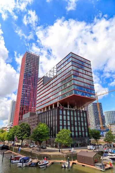 Rotterdam, Holanda: The Red Apple - arranha-céu havensteder rotterdam — Fotografia de Stock