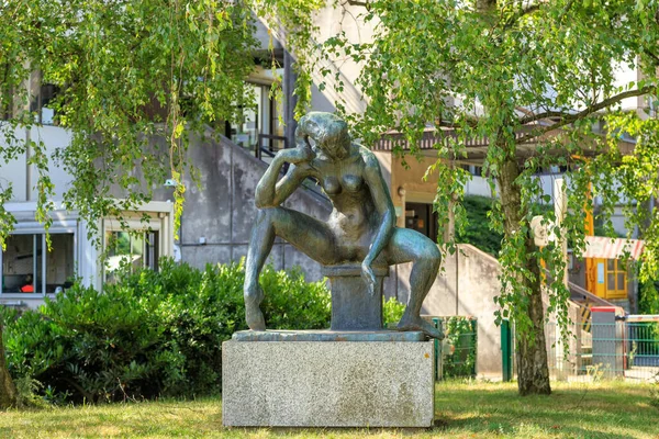 Strasbourg, France - July 5, 2019: Sculpture of a nude ballerina — 스톡 사진