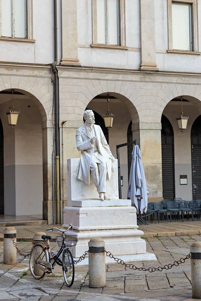 Milan, Italy - July 7, 2019: Statue of Giulio Ricordi (1840-1912 — 스톡 사진
