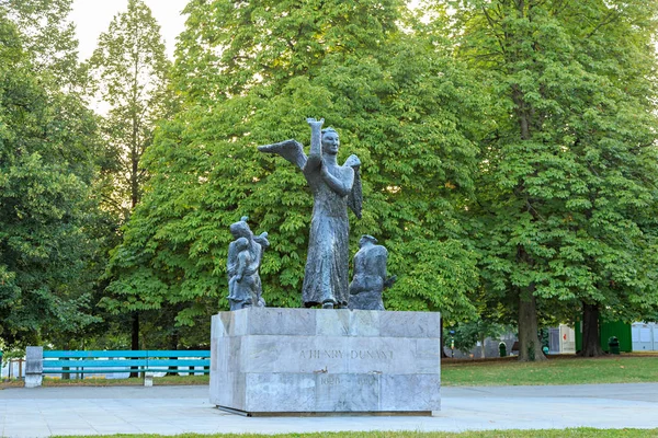 Genève, Zwitserland - 13 juli 2019: "Up Yours" engel standbeeld voor — Stockfoto