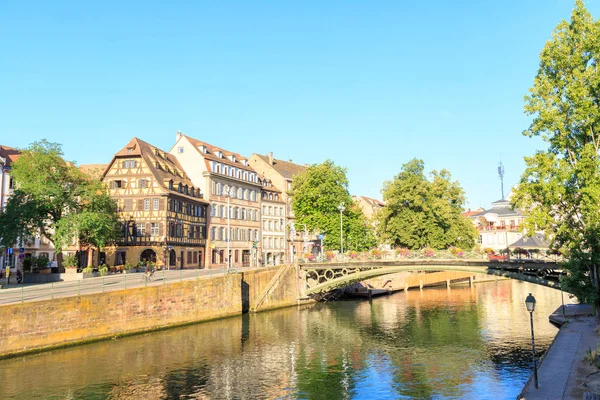 Straßburg, Frankreich - 5. Juli 2019: Häuser im historischen Cent — Stockfoto