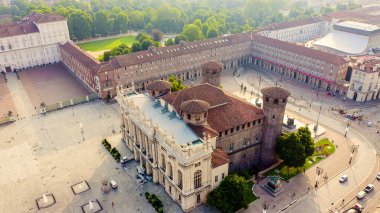 Torino, İtalya. Şehrin üzerinde uçuş. Tarihi merkez, üst görünüm. Palazzo Madama, Hava Görüntüsü 