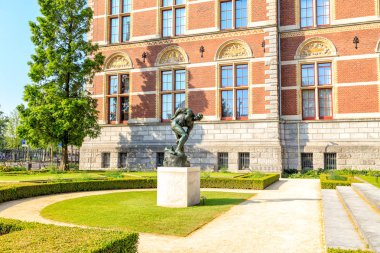Amsterdam, Hollanda - 30 Haziran 2019: Bir Titan heykeli, 