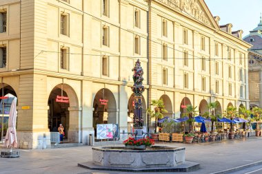 Bern, İsviçre - 14 Temmuz 2019: Kindlifresserbrunnen Çeşmesi