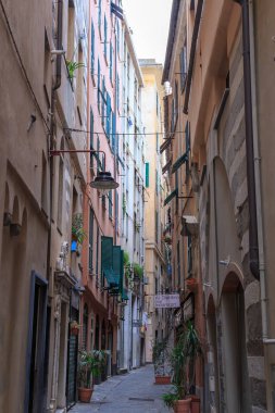 Ceneviz, İtalya - 11 Temmuz 2019: Dar sokaklar ve bir labirent