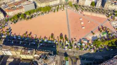 Cenevre, İsviçre. Şehrin merkez kısmının üzerinde uçuş. Plen de Plenpale Meydanı, Hava Görünümü 