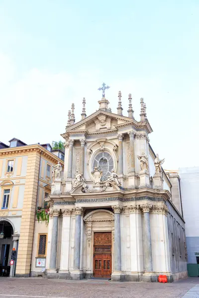 토리노, 이탈리아 - 2019 년 7 월 12 일: 토리노 산타 크리스티나. 가톨릭 CH — 스톡 사진