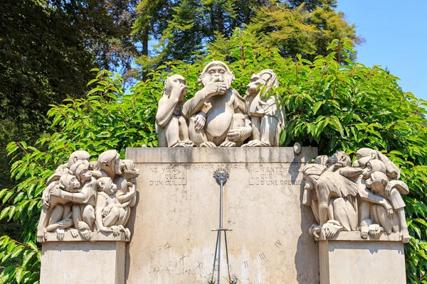 Lausana, Suiza - 13 de julio de 2019: Monkey Fountain, Denantou — Foto de Stock