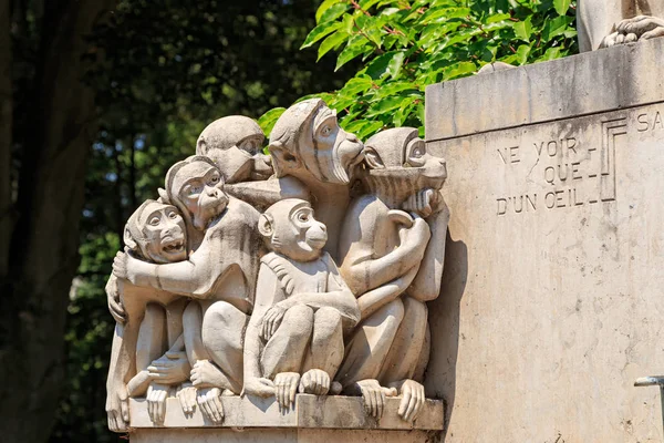 Lausanne, Suíça - 13 de julho de 2019: Monkey Fountain, Denantou — Fotografia de Stock