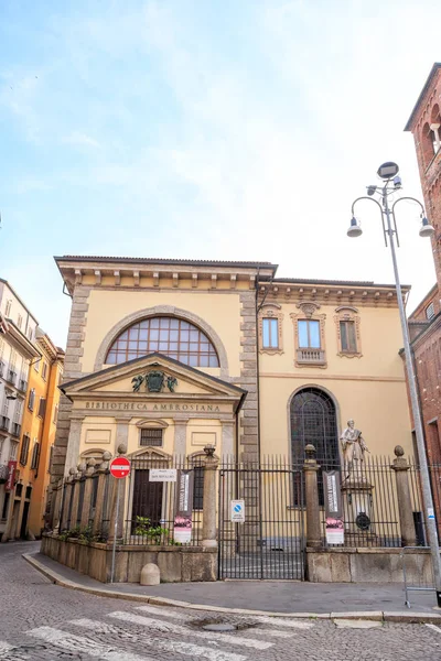 Milán, Italia - 7 de julio de 2019: Biblioteca Ambrosiana, Ambrosiana (Ital — Foto de Stock