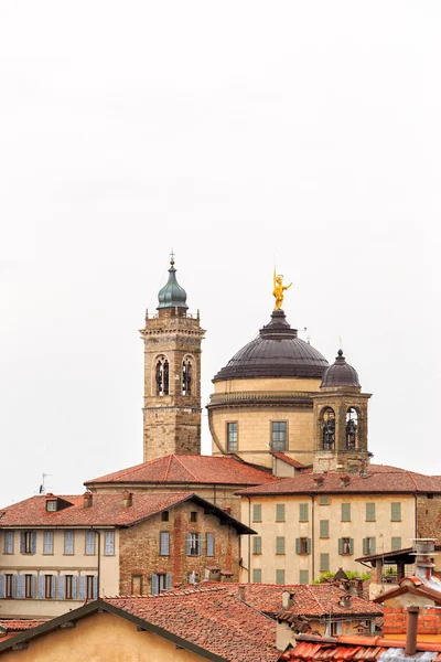 Bergamo, Italy. Roofs of houses. Temples and Churches. The bell — Stock Photo, Image