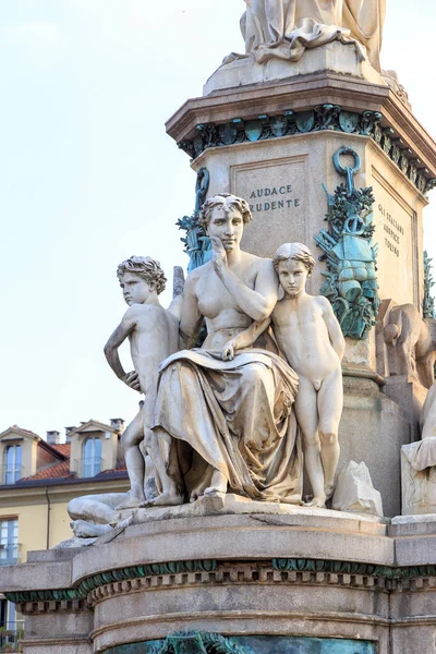 Turín, Italia. Monumento a Camillo Benso, Conde de Cavouri, Prime — Foto de Stock