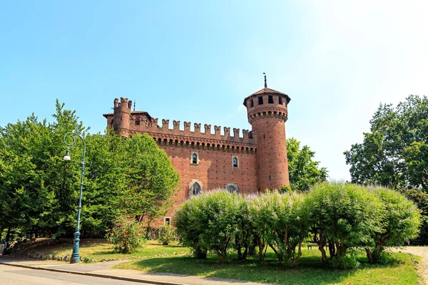 Turín, Italia. Rocca Medievale. Fortaleza en el parque Valentino — Foto de Stock