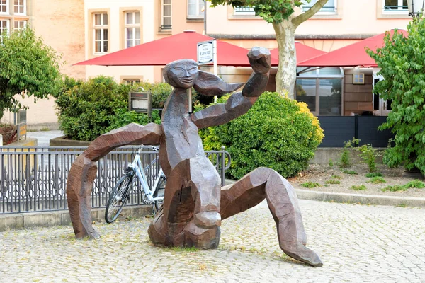 Люксембург Люксембург Июля 2019 Года Скульптура Девушки Перед Входом Галерею — стоковое фото
