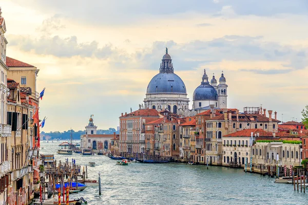 Venedig Italien Der Verkehr Auf Dem Canal Grande Morgen Kuppelbasilika — Stockfoto