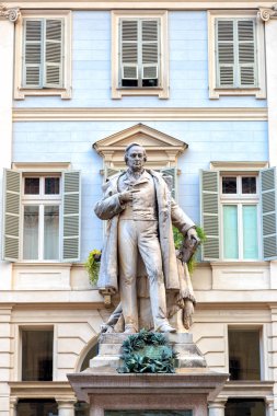 Torino, İtalya. Vincenzo Gioberti Anıtı. Heykel kendini adamış.
