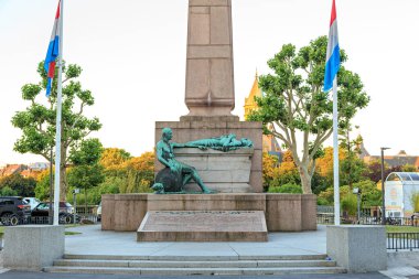 Luxembourg city, Luxembourg.: Golden Lady (monument in Luxembourg). The Monument of Remembrance 