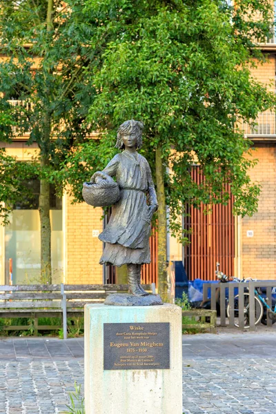 Антверпен Бельгия Июля 2019 Года Скульптура Виске Кампхуи Мейер Карла — стоковое фото