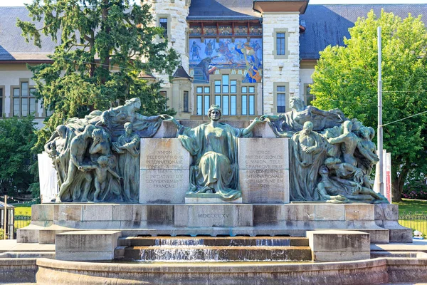 Берн Швейцария Памятник Международному Союзу Электросвязи Установлен 1922 Году Проекту — стоковое фото