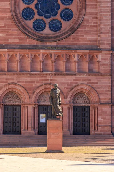 Estrasburgo França Julho 2019 Estátua Charles Foucauld Frente Igreja Católica — Fotografia de Stock