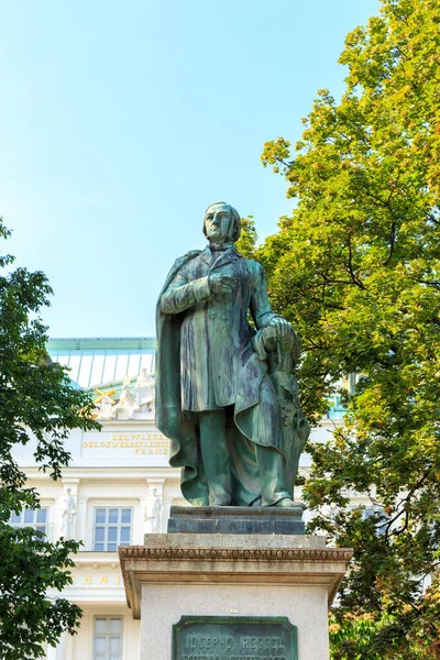 Βιέννη Αυστρία Μνημείο Τζόζεφ Ρέσελ Τσέχος Δασοφύλακας — Φωτογραφία Αρχείου