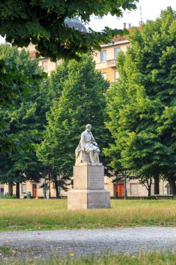 Torino, İtalya. Cesare Balbo anıtı. Devlet adamı ve bilim adamı Cesare Balbo anıtı (1789-1853), İtalya 'nın birleşmesinin propagandacısı, Vincenzo Vela (1820-1891) tarafından yapıldı.)