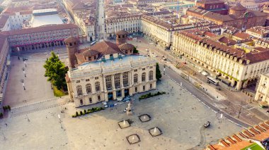 Torino, İtalya. Şehrin üzerinde uçuş. Tarihi merkez, üst görünüm. Palazzo Madama, Hava Görüntüsü  