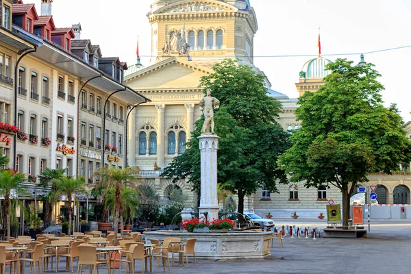 Bern Švýcarsko Července 2019 Fontána Berenplatzbrunnen Stojí Uprostřed Medvědího Náměstí — Stock fotografie