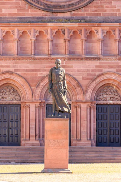 Страсбург Франция Июля 2019 Года Статуя Шарля Фуко Перед Католической — стоковое фото