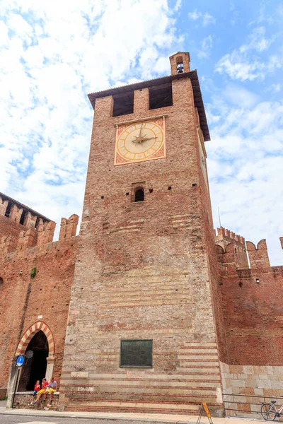 Verona Italia Julio 2019 Torre Del Reloj Del Castillo Castelvecchio — Foto de Stock
