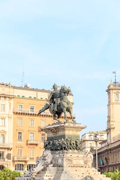 Milano Luglio 2019 Statua Equestre Vittorio Emanuele Cavallo — Foto Stock