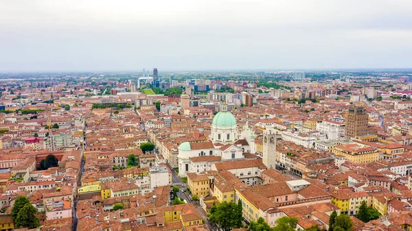 Brescia Włochy Katedra Santa Maria Assunta Lot Nad Miastem Pochmurną — Zdjęcie stockowe