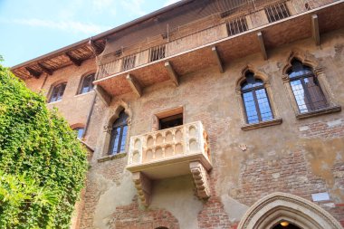 Verona, İtalya. Juliet 'in balkonunda. Juliet 'in Evi (Casa di Giulietta)