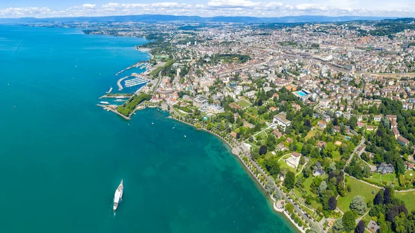 Lozan, İsviçre. Şehrin merkezi kısmının panoraması. Hava görünümü