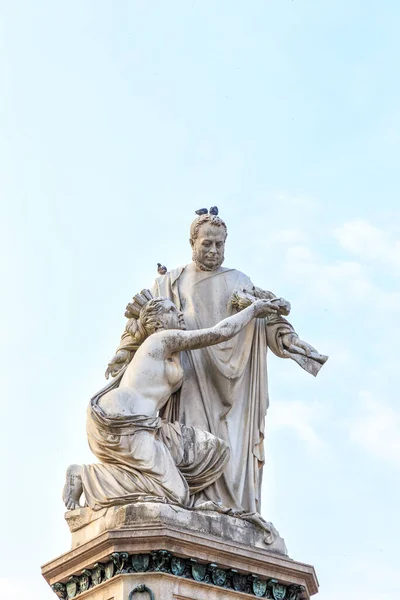 意大利都灵 卡米洛 本索纪念碑 卡沃里伯爵 意大利统一首相 雕塑家乔凡尼 Giovanni Dupre 1817 1882 — 图库照片